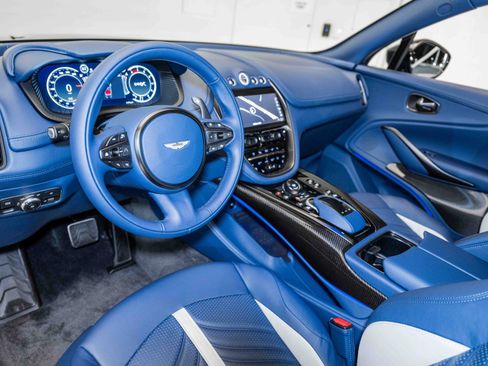 Used 2024 Aston Martin DBX 707 image 3