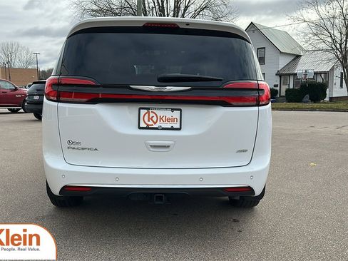 Used 2024 Chrysler Pacifica Pinnacle w/ Trailer Tow Group image 7