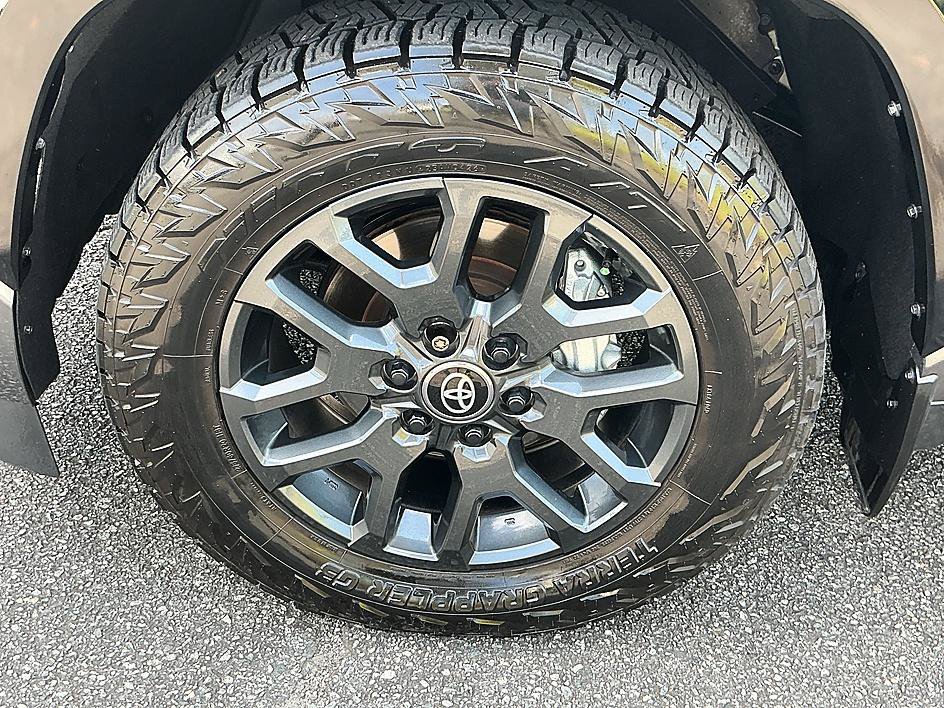 Used 2026 Toyota Sequoia Platinum AWD/4WD image 8