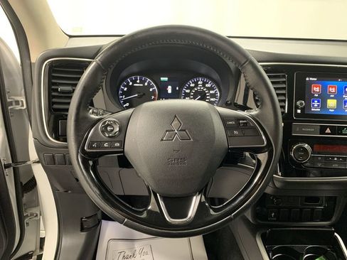 Used 2019 Mitsubishi Outlander SE AWD/4WD image 12
