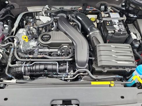 New 2026 Volkswagen Taos SE image 21