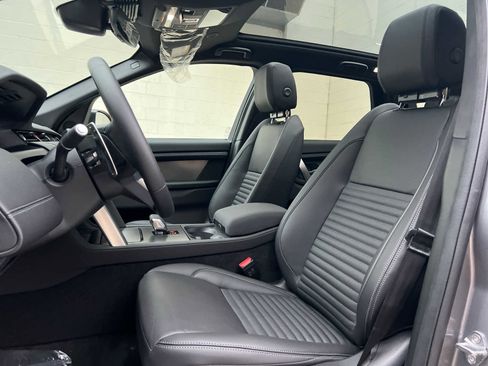 Used 2025 Land Rover Discovery Sport Dynamic SE image 13
