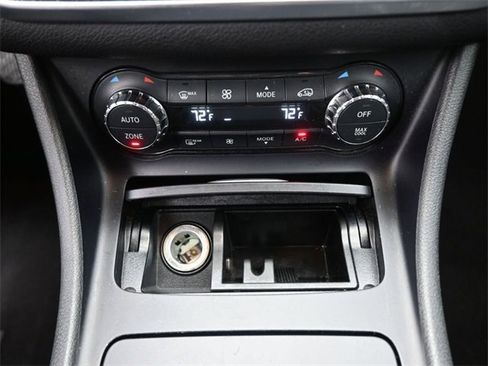 Used 2016 Mercedes-Benz CLA 250 image 9