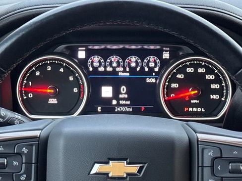 Used 2022 Chevrolet Silverado 1500 High Country image 14