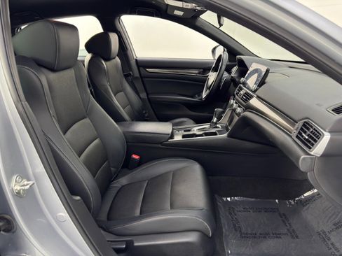 Used 2018 Honda Accord Sport image 14