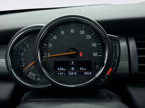 Used 2021 MINI Cooper 2-Door Hardtop image 13