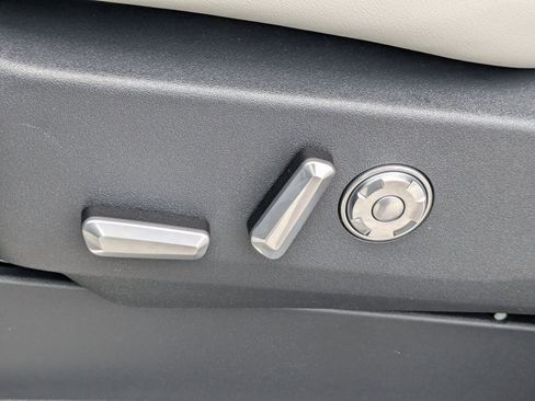 New 2025 Lincoln Navigator L Reserve image 22