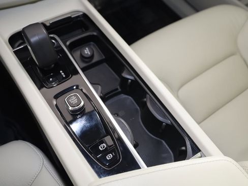 Used 2023 Volvo XC60 B5 Plus w/ Climate Package image 29