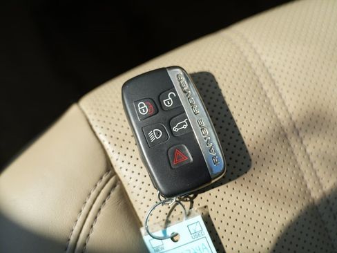 Used 2017 Land Rover Range Rover Supercharged image 63