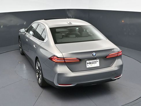 Certified 2026 BMW 530i image 33