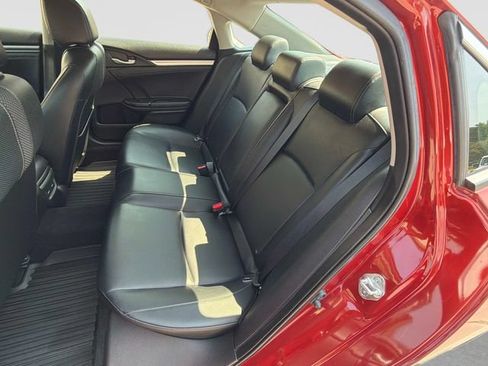 Used 2019 Honda Civic Touring image 14