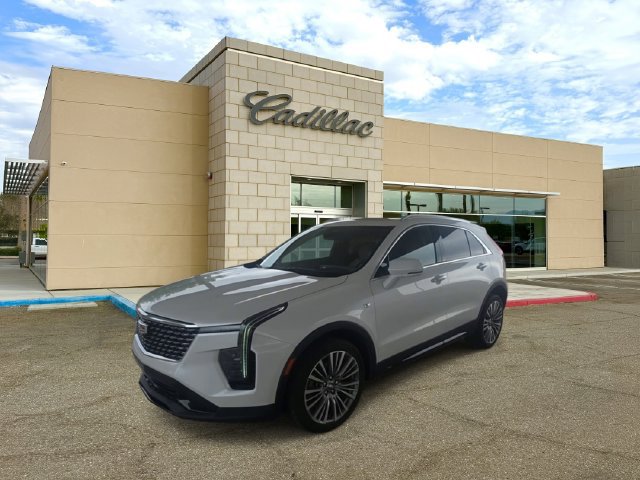 Certified 2024 Cadillac XT4 Premium Luxury w/ Technology Package FWD image 4