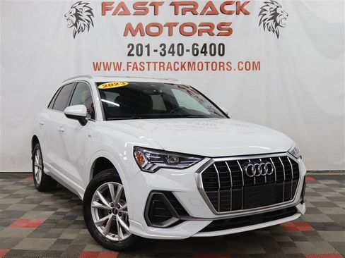 Used 2023 Audi Q3 2.0T Premium image 3