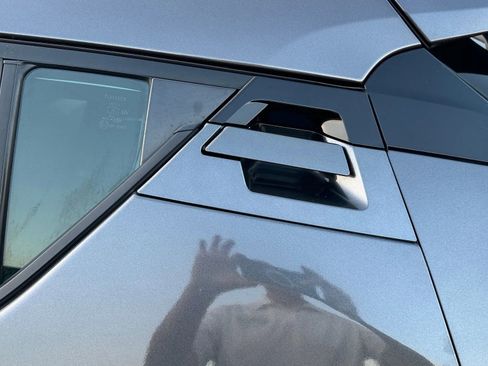 Used 2019 Toyota C-HR XLE image 12