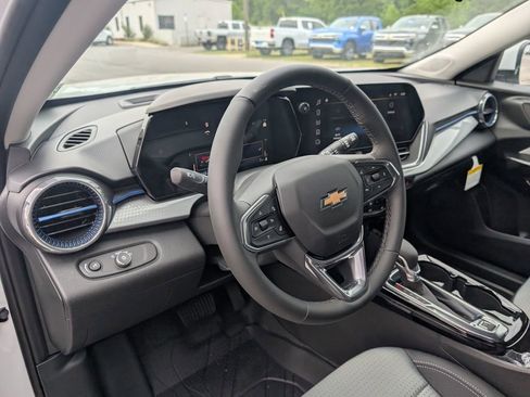 New 2026 Chevrolet Trax LT w/ Driver Confidence Package FWD image 30