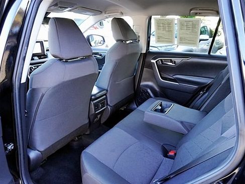 Used 2024 Toyota RAV4 XLE FWD image 18