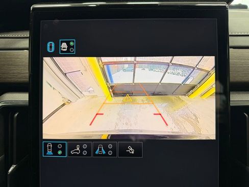 Used 2025 GMC Acadia Denali w/ Super Cruise Package image 40