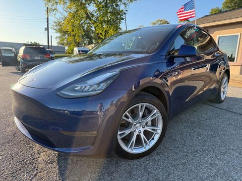 Used 2020 Tesla Model Y Long Range image 18