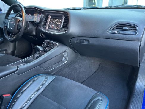 Used 2022 Dodge Challenger R/T w/ Blacktop Package image 43