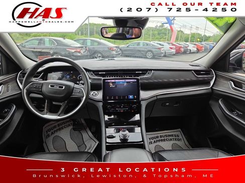 Used 2023 Jeep Grand Cherokee Limited AWD/4WD image 10