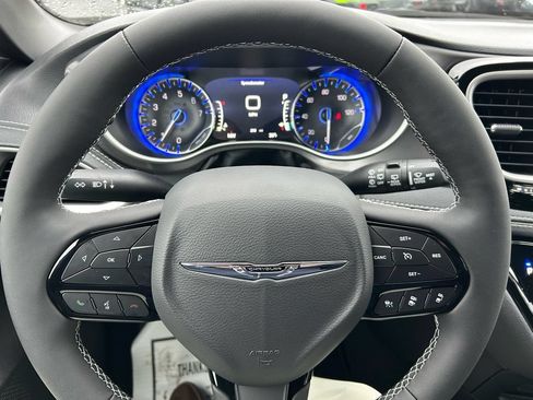 New 2026 Chrysler Pacifica Select w/ S Appearance Package FWD image 16