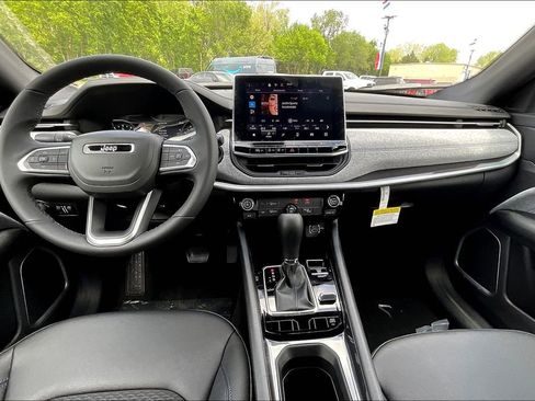 New 2024 Jeep Compass Latitude image 5