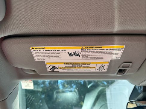 Used 2020 Chevrolet Equinox LT image 41