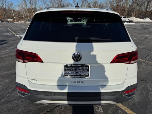 Used 2022 Volkswagen Taos SEL w/ Panoramic Sunroof Package image 7