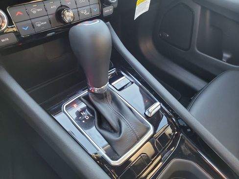 New 2026 Jeep Compass Limited image 24