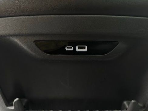 Certified 2024 Chrysler Pacifica Touring-L image 24