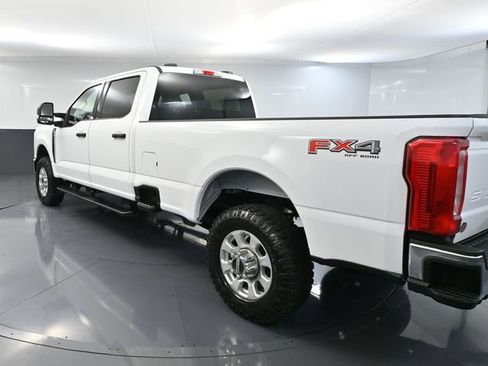 Used 2024 Ford F350 XLT w/ FX4 Off-Road Package image 9