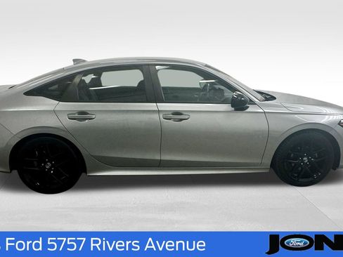 Used 2023 Honda Civic Sport image 2