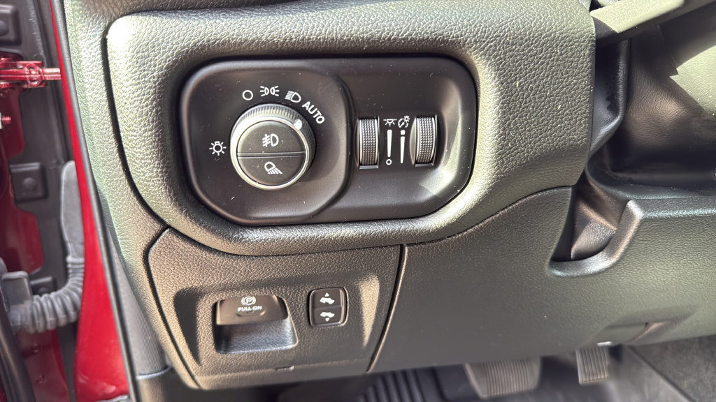 Used 2023 RAM 1500 Laramie AWD/4WD image 21