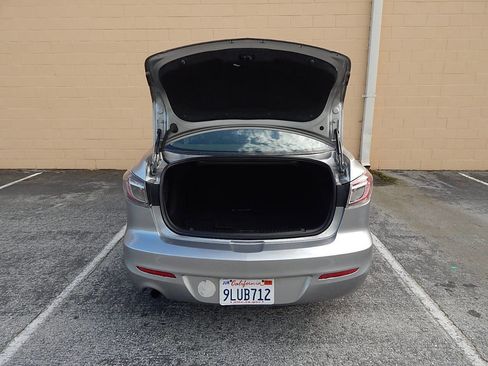 Used 2013 MAZDA MAZDA3 i Sport FWD image 25