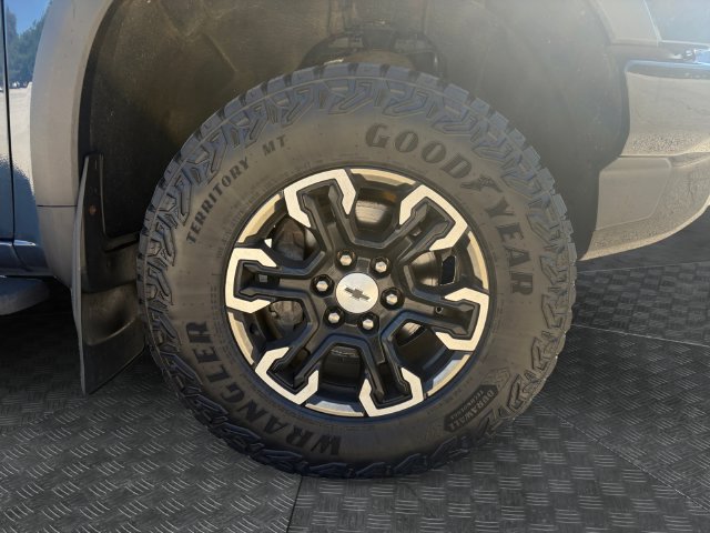 Used 2022 Chevrolet Silverado 1500 ZR2 w/ Technology Package AWD/4WD image 14