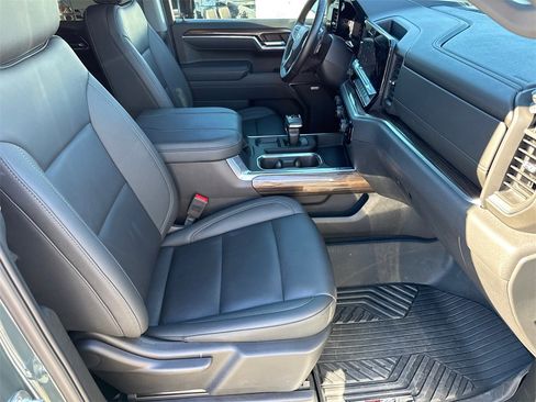 Used 2025 Chevrolet Silverado 1500 LT Trail Boss w/ LT Trail Boss Premium Package image 16