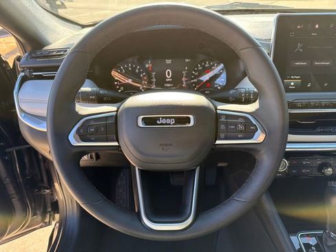 Used 2024 Jeep Compass Limited image 17