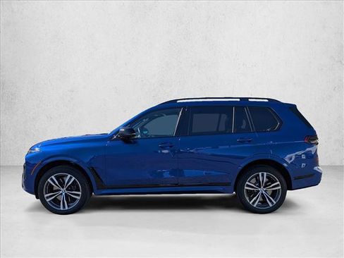 Used 2025 BMW X7 M60i AWD/4WD image 9