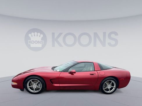 Used 2000 Chevrolet Corvette Coupe w/ Roof Pkg image 2