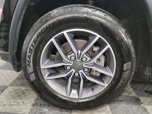 Used 2020 Jeep Grand Cherokee Laredo w/ 18" Wheel & 8.4" Radio Group image 25