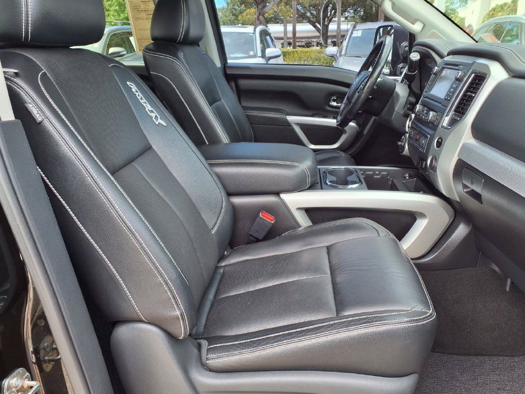 Used 2018 Nissan Titan PRO-4X w/ Pro-4x Convenience Package AWD/4WD image 15