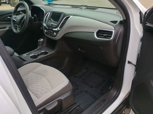 Used 2019 Chevrolet Equinox LS w/ LS Convenience Package image 13