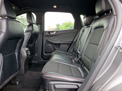 Used 2025 Ford Escape ST-Line FWD image 19