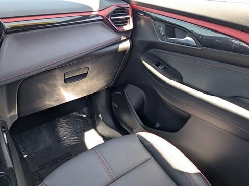 Used 2025 Chevrolet TrailBlazer RS w/ Convenience Package FWD image 17