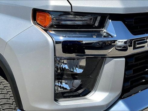 Used 2022 Chevrolet Silverado 2500 LT w/ Convenience Package image 39