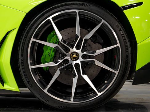 Used 2015 Lamborghini Aventador LP 700-4 image 32