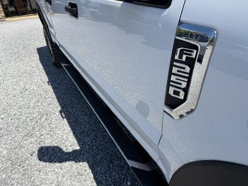 Used 2017 Ford F250 XLT w/ XLT Value Package AWD/4WD image 12