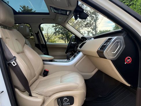 Used 2017 Land Rover Range Rover Sport HSE image 17