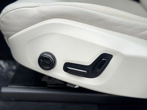 Used 2024 Volvo XC90 B6 Plus w/ Protection Package Premier image 22