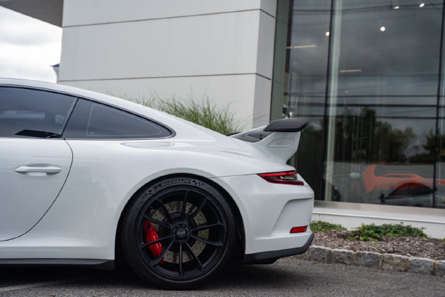 Used 2018 Porsche 911 GT3 RWD image 8